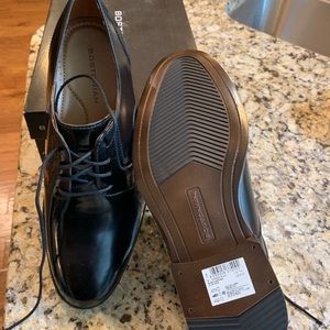 Men’s Bostonian black leather NIB size 8 Wide